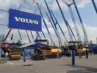 Компания Volvo Construction Equipment планирует наладить производство экскаваторов-погрузчиков в Индии