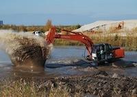 Водное шоу экскаватора